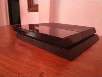 Sony Playstation 4 500gb - Sin Joystick