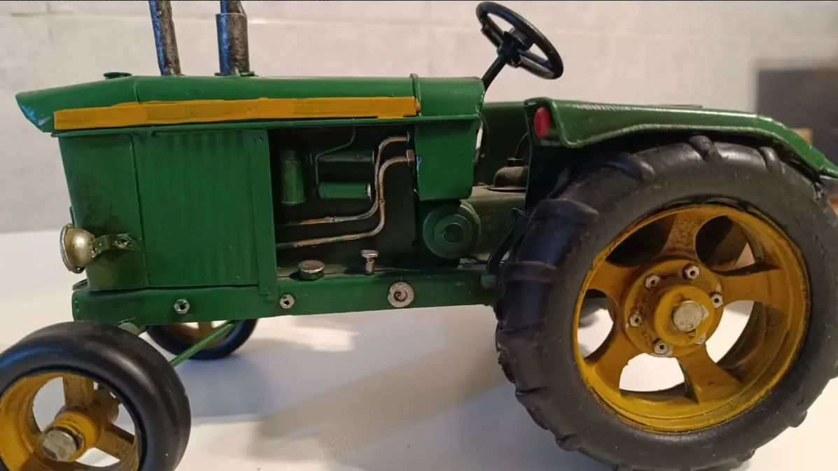 Tractor De Metal Tipo JD Decorativo
