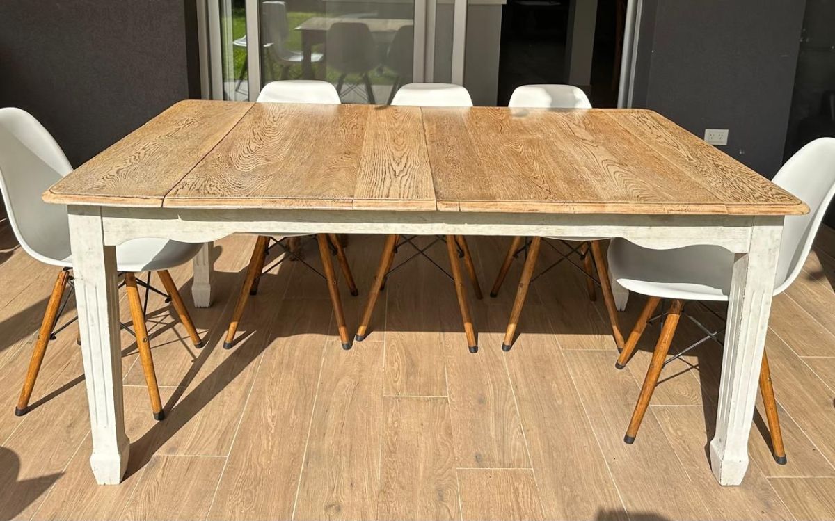 MESA DE COMEDOR ANTIGUA DE ROBLE MACIZA