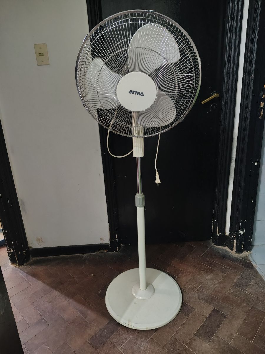 Ventilador de Pie marca ATMA