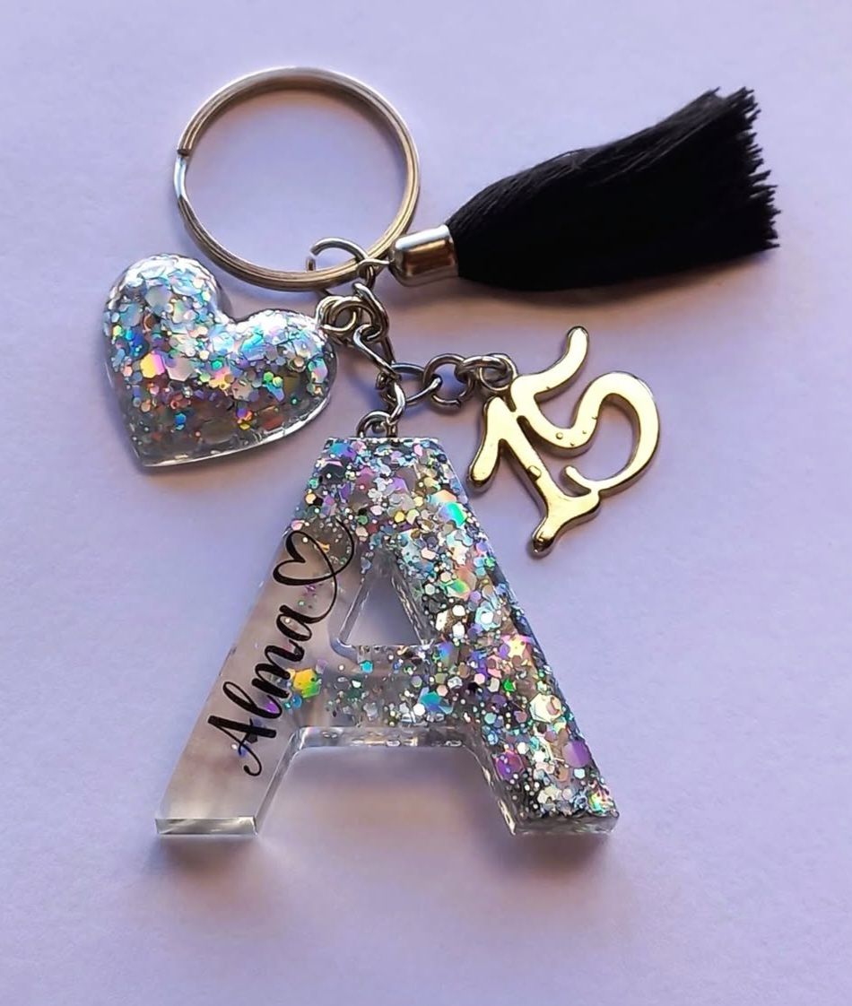 Llaveros de resina personalizados