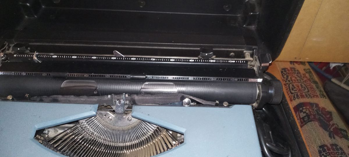 2 maquinas de escribir eléctrica