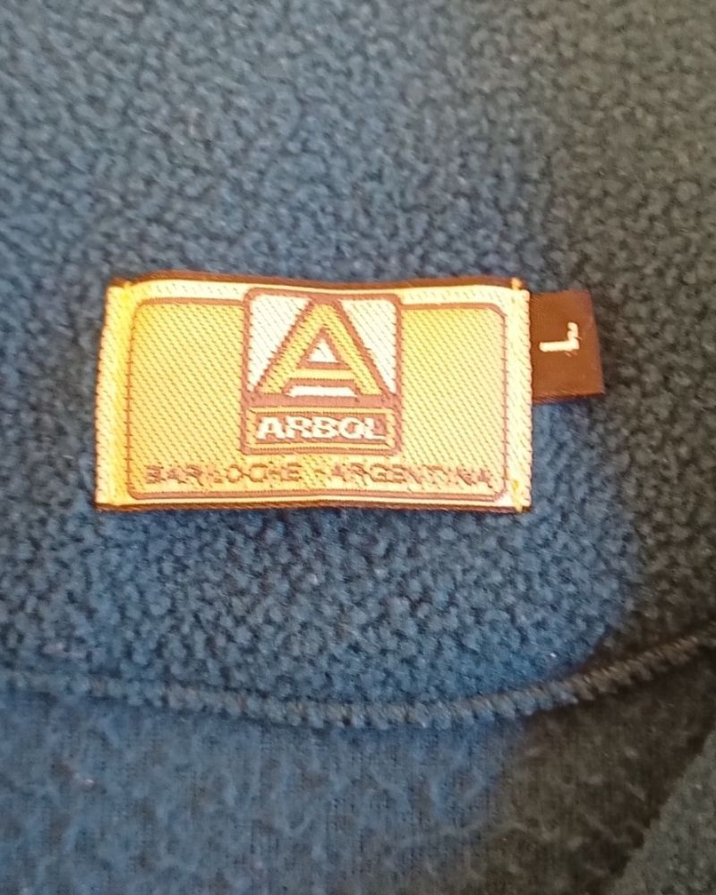 Chaleco sin mangas marca Árbol