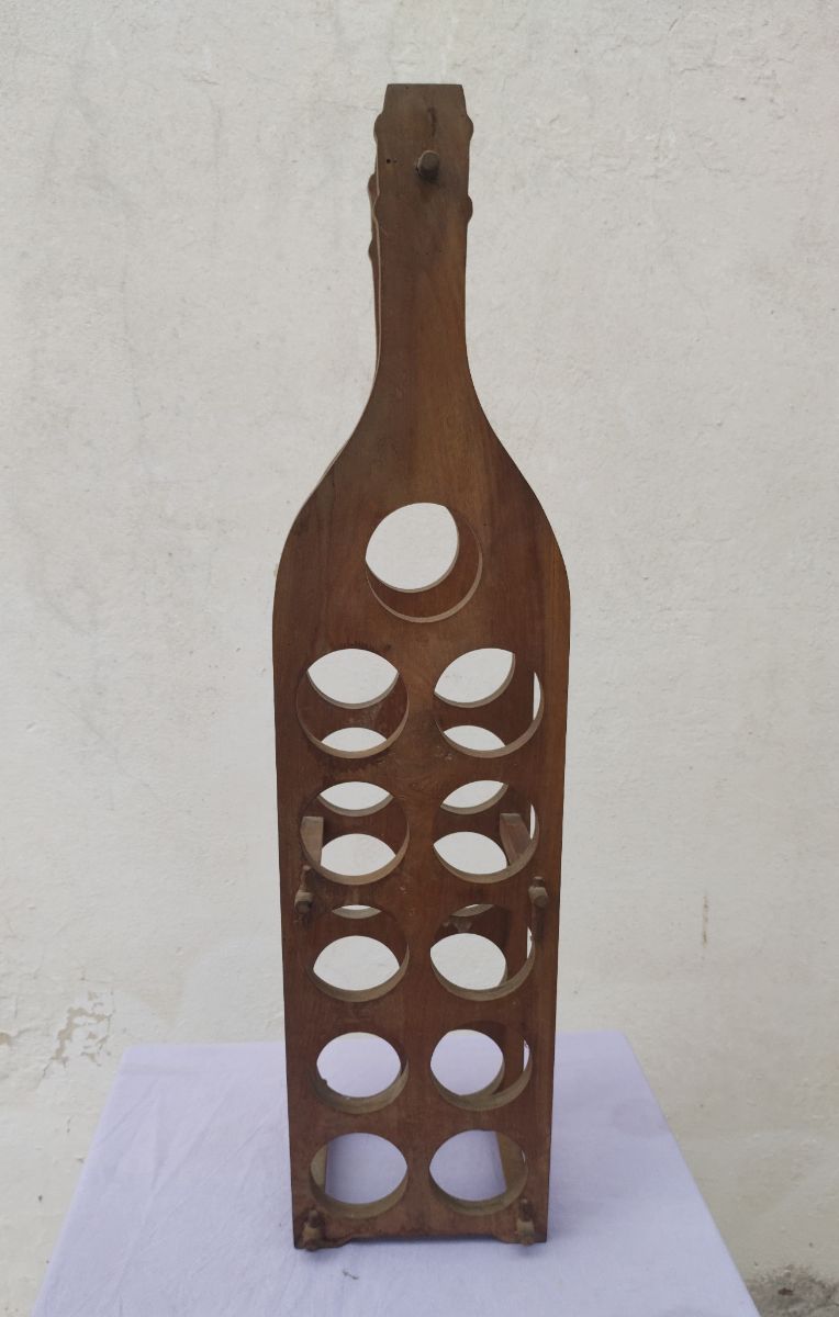 Bodega De Madera Robusta De 1979 Para 11 Vinos.