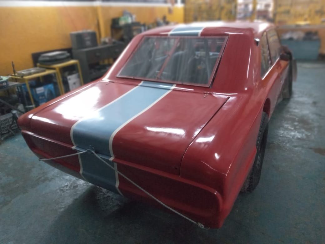 Auto de carrera , vende o permuta