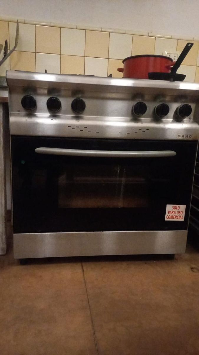 Cocina uso comercial. acero inoxidable