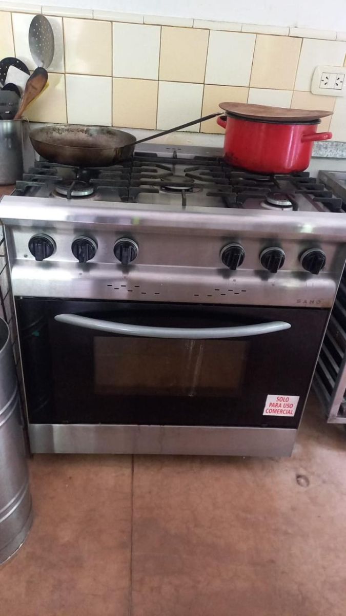 Cocina uso comercial. acero inoxidable