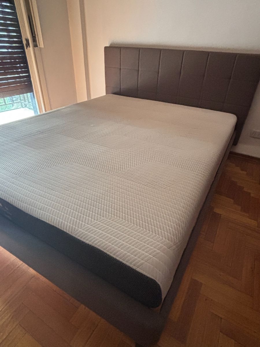 Cama con respaldo + colchon 2 plazas y media