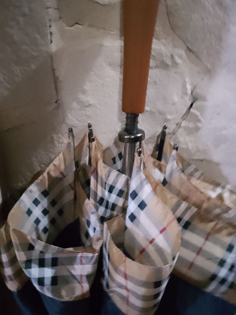 Paragüas XL de la línea de fragancias importadas "Burberrys"(Original)