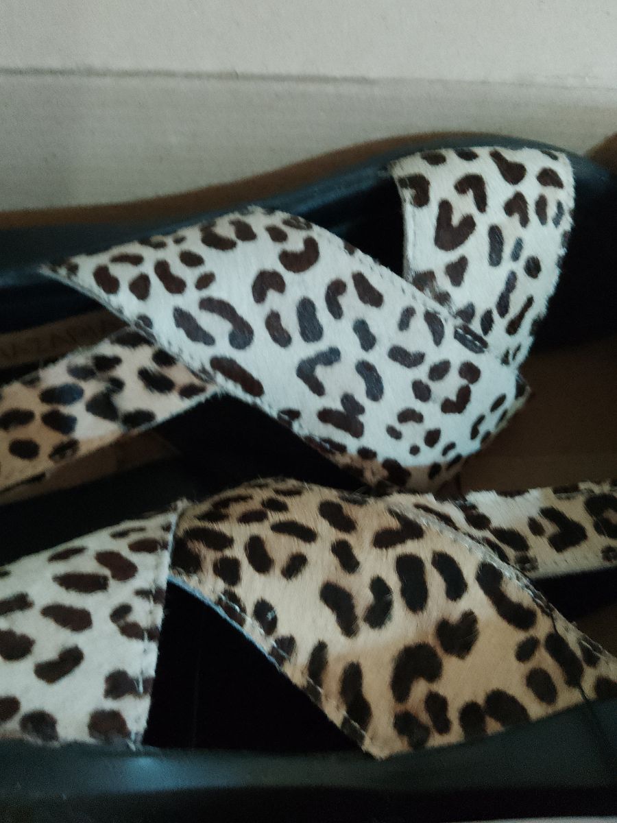 Lote de 4 pares de sandalias N*36 de Mujer.