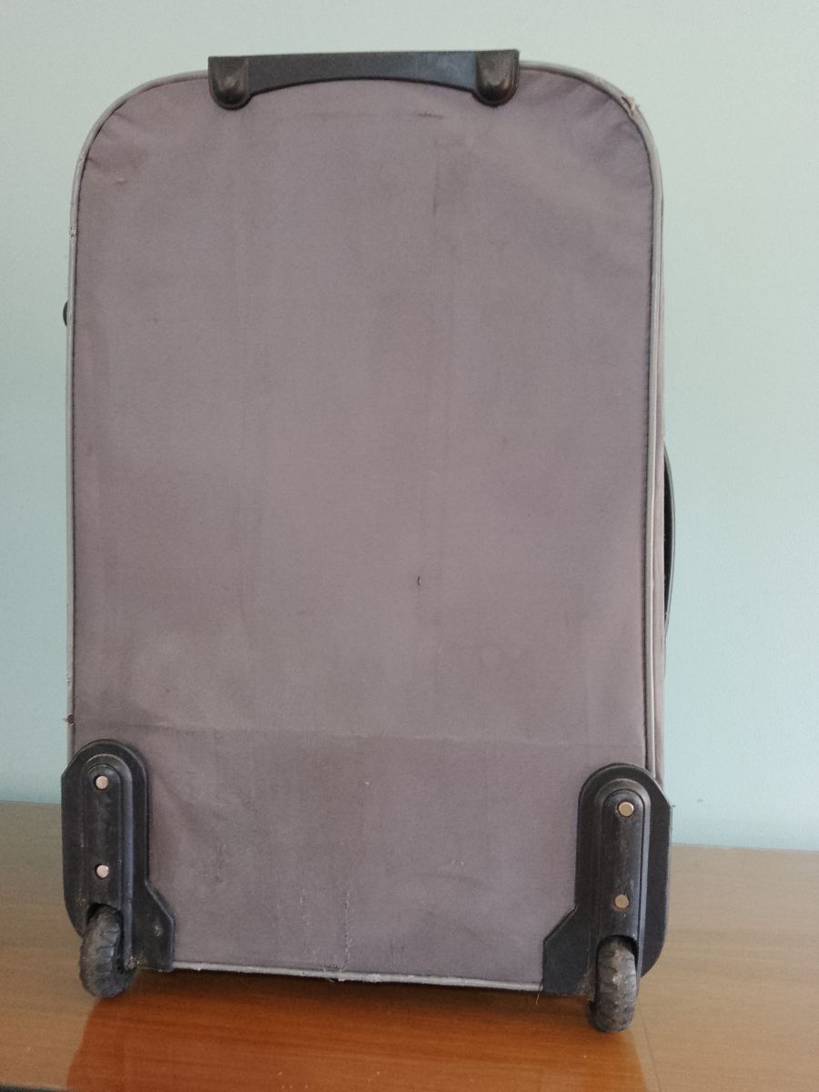 Valija con fuelle estilo Rollaboard.