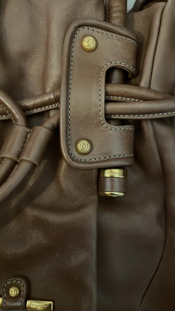 Bolso Cartera “Gancini” Salvatore Ferragamo