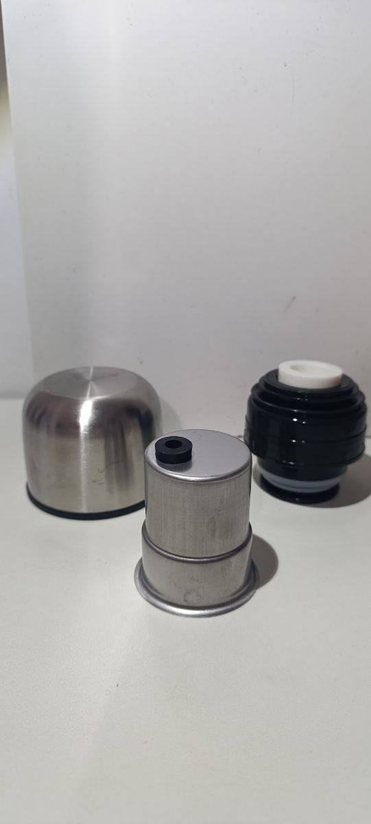 Termo mate autosevante de 750 ml de acero inoxidable capacidad nuevo sin uso en caja