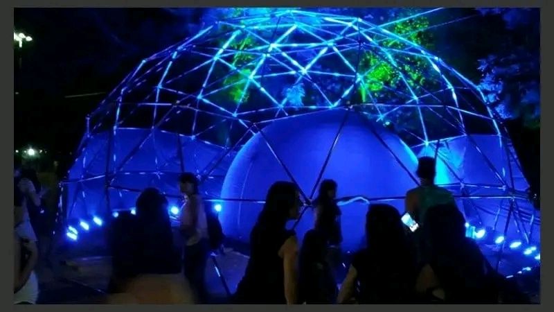 Cine portatil/planetario movil