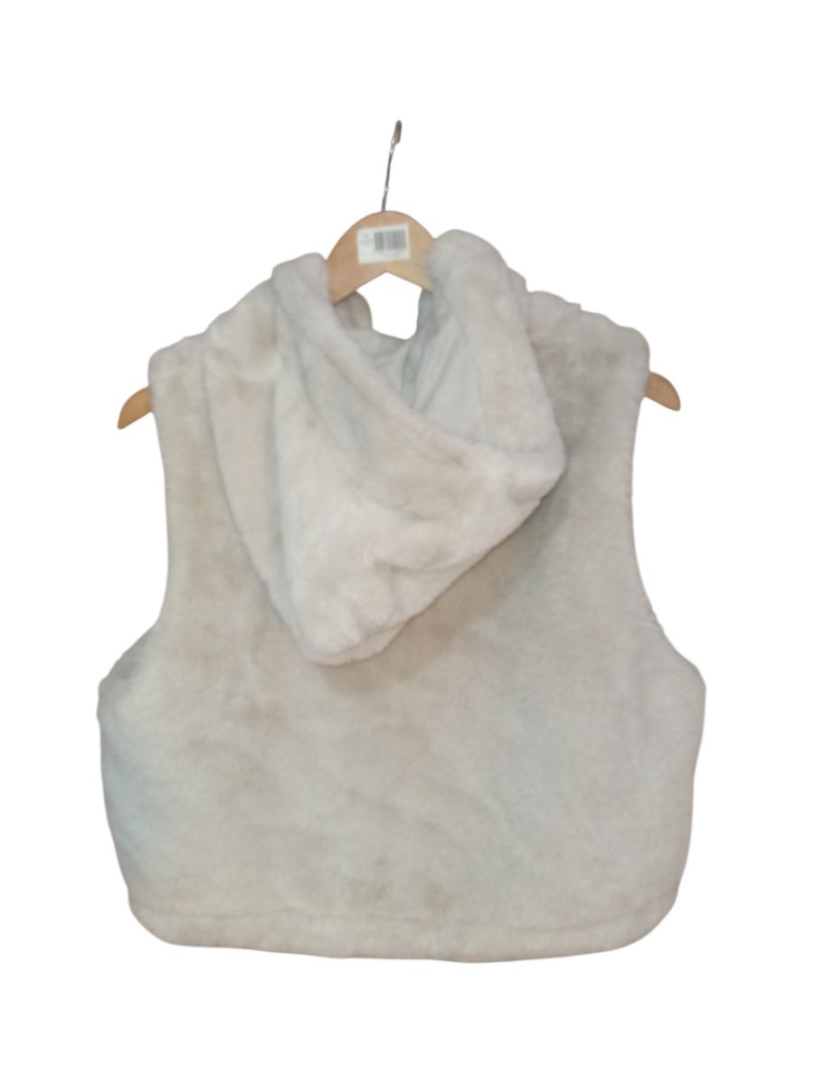 Chaleco similpiel con capucha