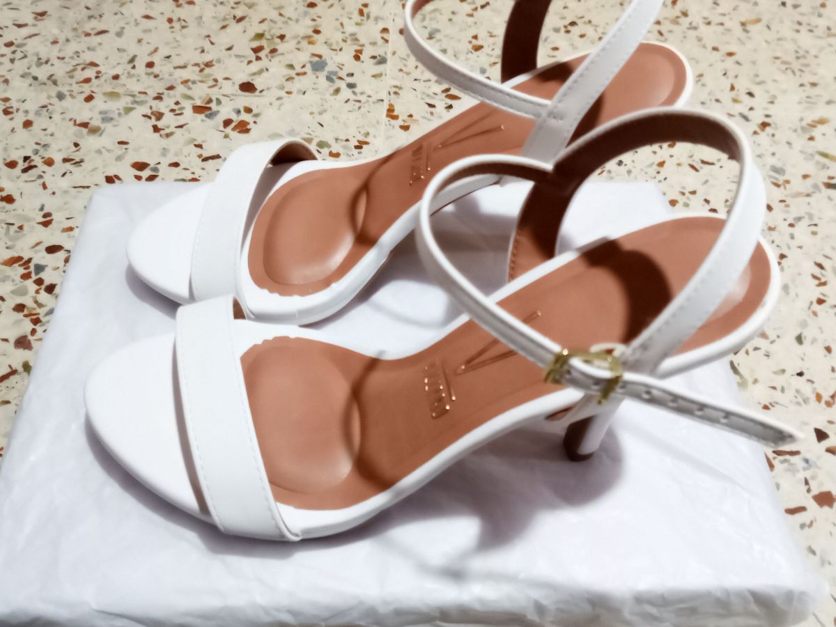 Zapatos Vizzano nuevos sin uso.