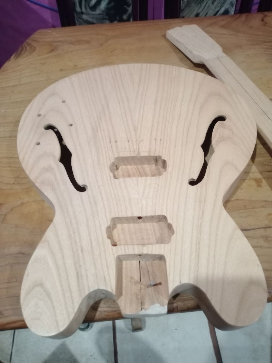 Proyecto Guitarra Gibson 335 tapa acustica plana
