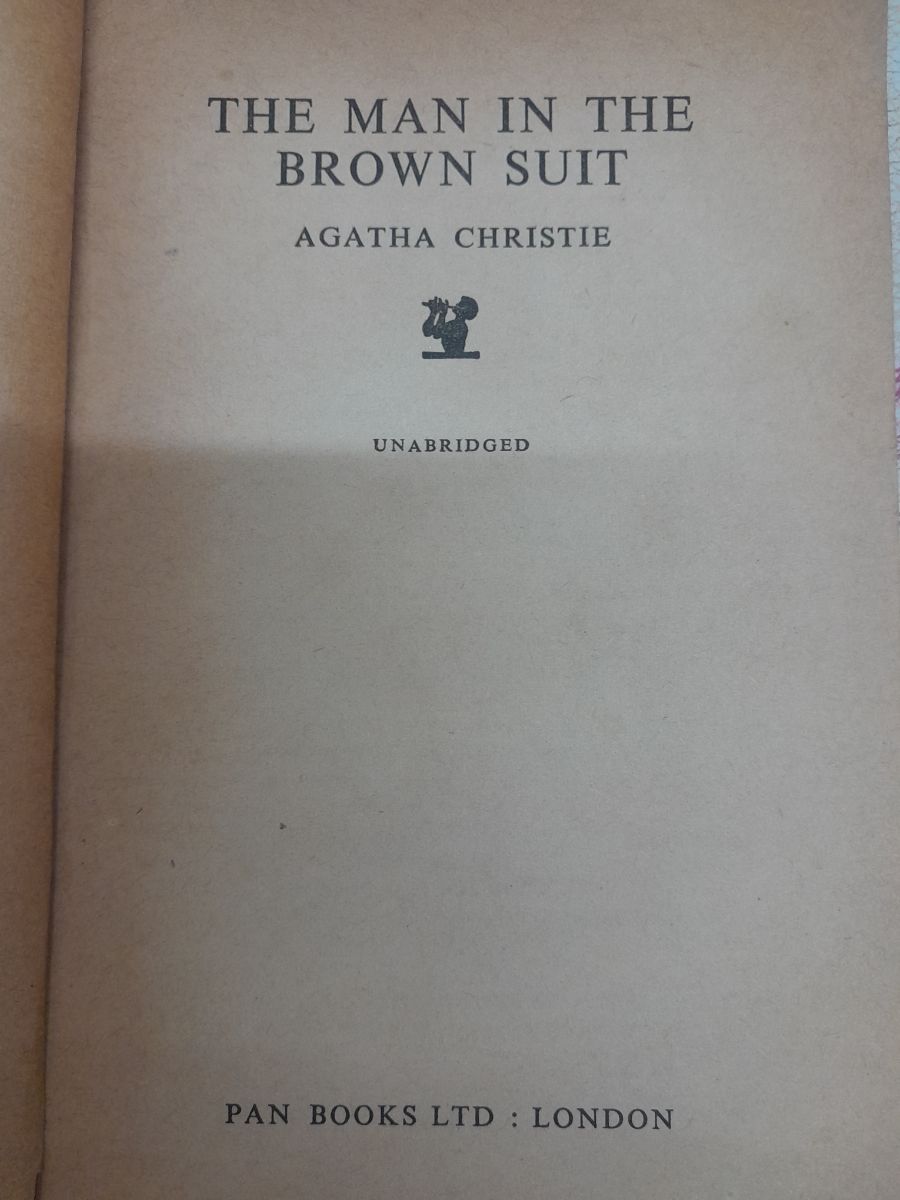"The Man in The Brown Suit" de Agatha Christie