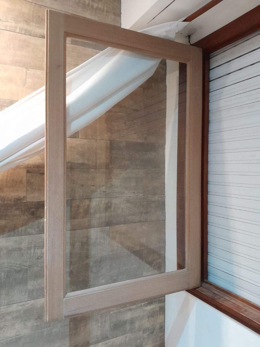VENTANAS DE MADERA, PERCIANA DE PVC