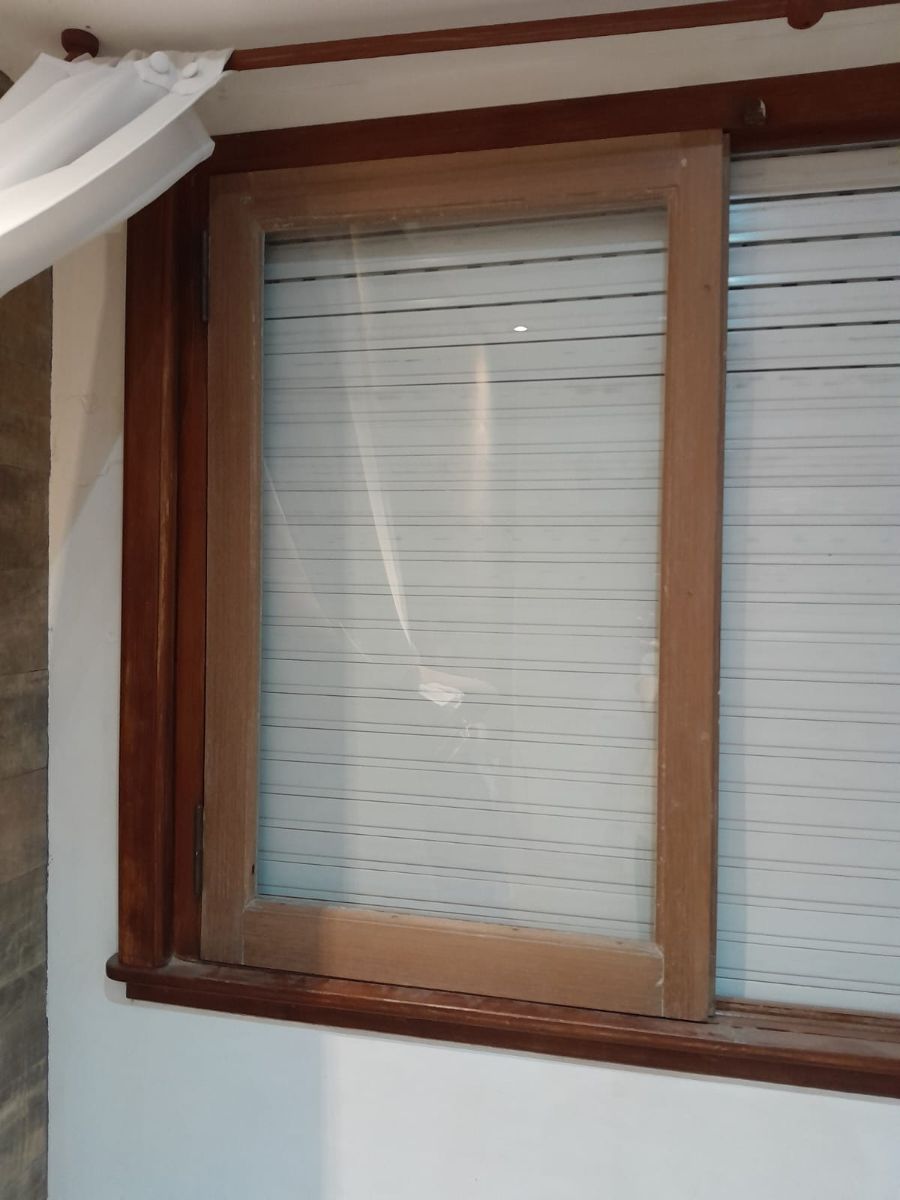 VENTANAS DE MADERA, PERCIANA DE PVC