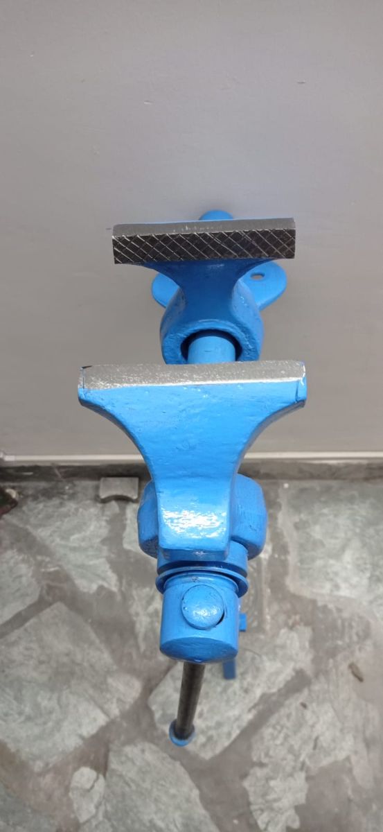 Morsa de pie de herrero