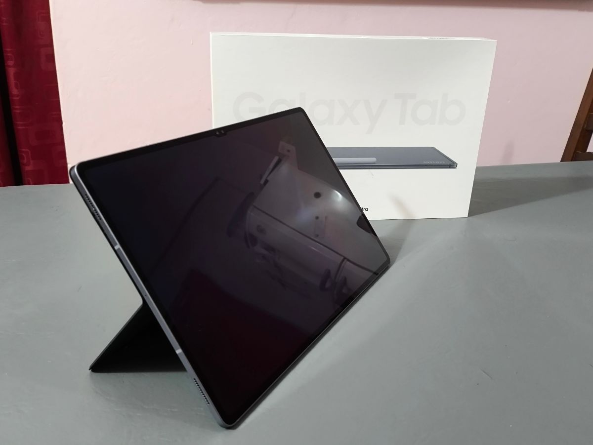 Samsung Galaxy Tab S10 Ultra, Color Gris, 12gb/256gb, Teclado + Funda + Cargador