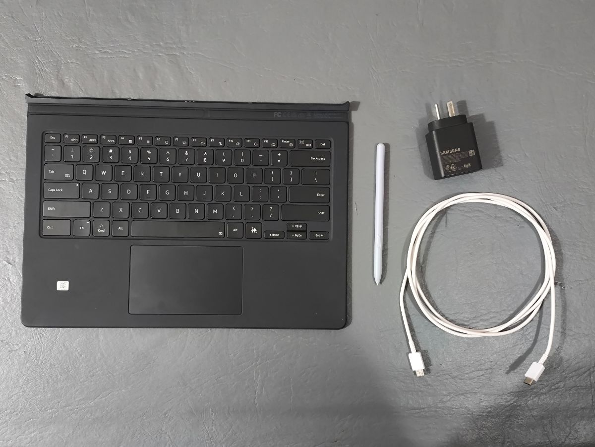 Samsung Galaxy Tab S10 Ultra, Color Gris, 12gb/256gb, Teclado + Funda + Cargador