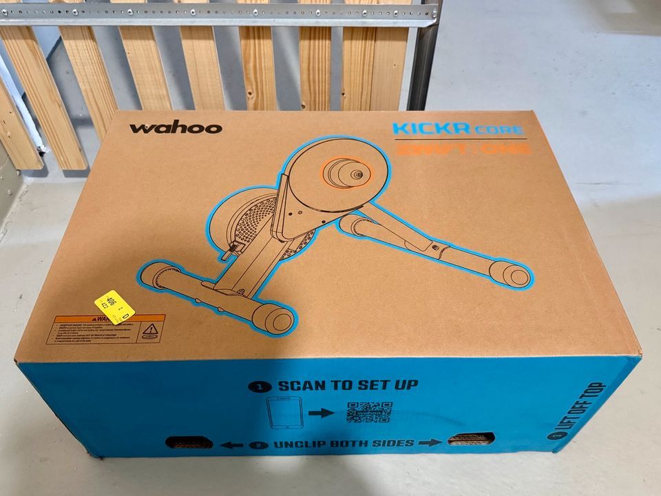 Wahoo KICKR CORE V2 + Zwift Play + Zwift COG