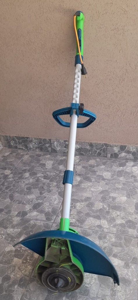 Bordeadora Eléctrica Schäfer M2 Potenciada 400W 33cm Verde