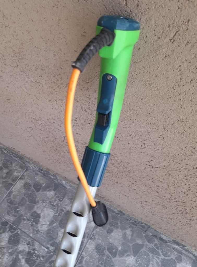 Bordeadora Eléctrica Schäfer M2 Potenciada 400W 33cm Verde