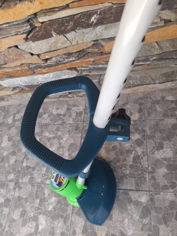 Bordeadora Eléctrica Schäfer M2 Potenciada 400W 33cm Verde