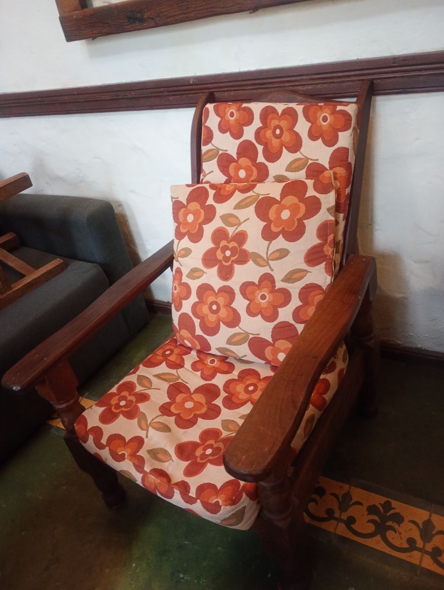 Juego de sillones de algarrobo