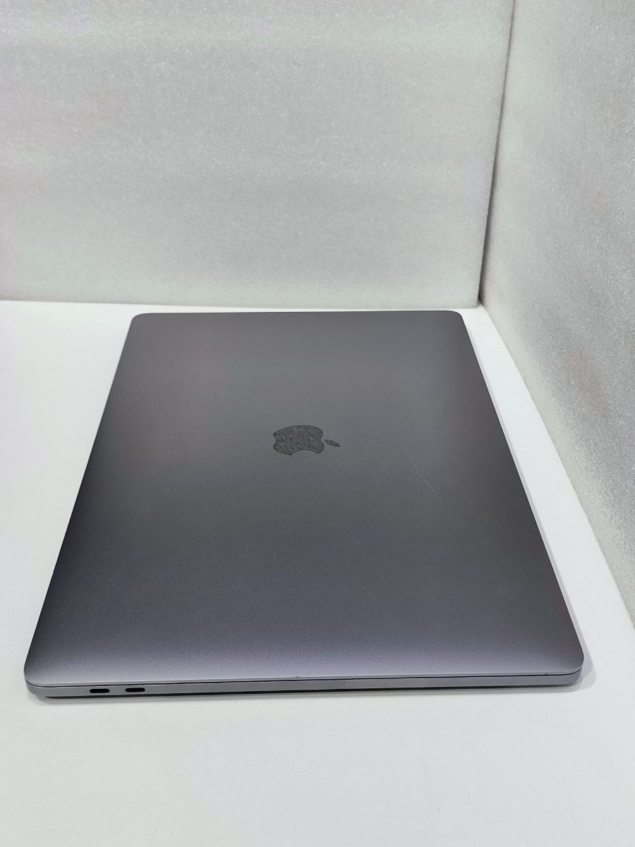 Macbook Pro A1990 I7 32gb Ram Radeon 4gb Ssd256gb 15.4 pulgadas + GARANTIA