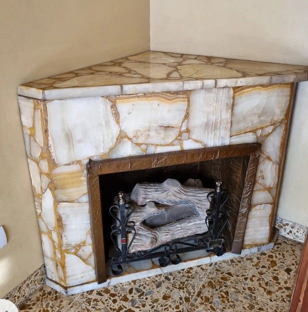 Frente De Hogar Esquinero En Mármol Ónix / Chimenea De Estilo"