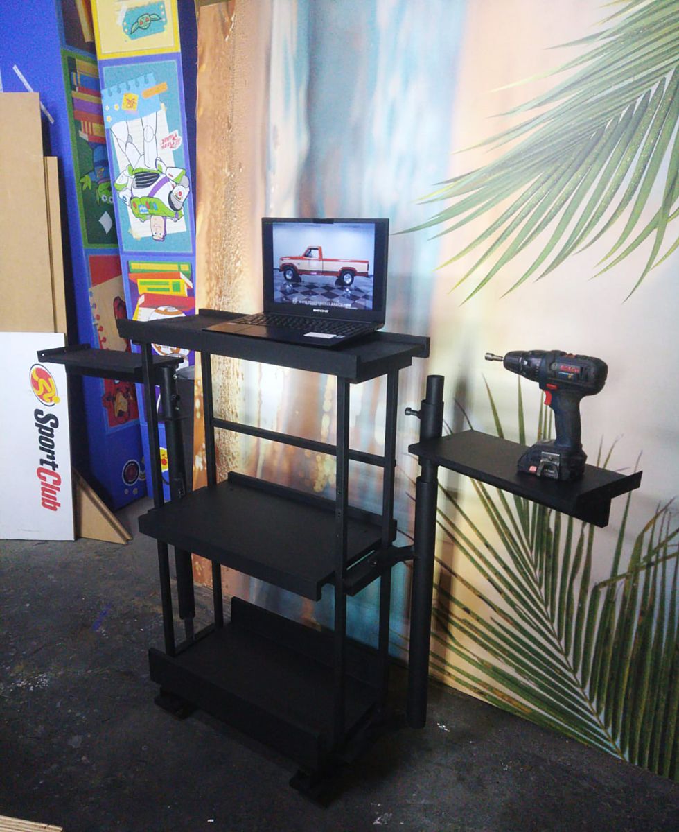 MESA MULTIUSO CON RUEDAS