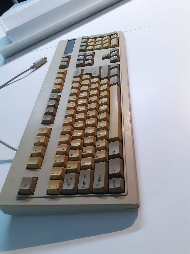 TECLADO DIN - impecabe - generico