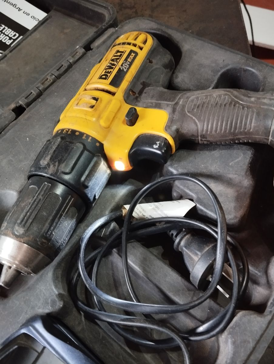 Taladro De Walt 2 Baterías y cargador