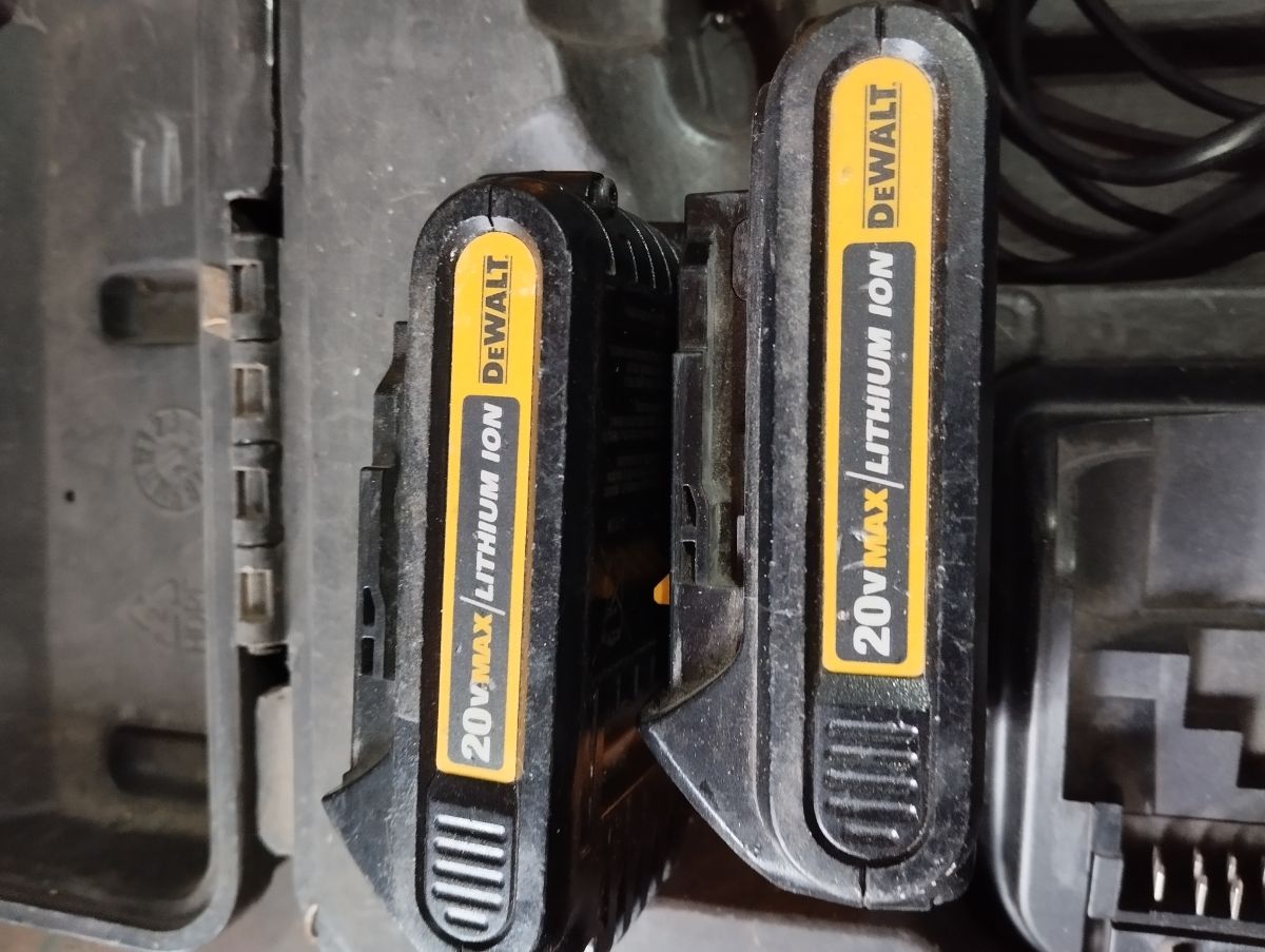 Taladro De Walt 2 Baterías y cargador