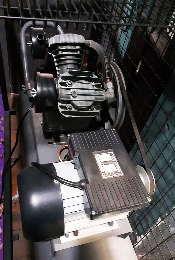 compresor LOWEN, 100 lts. 3hp, a correa , impecable estado./