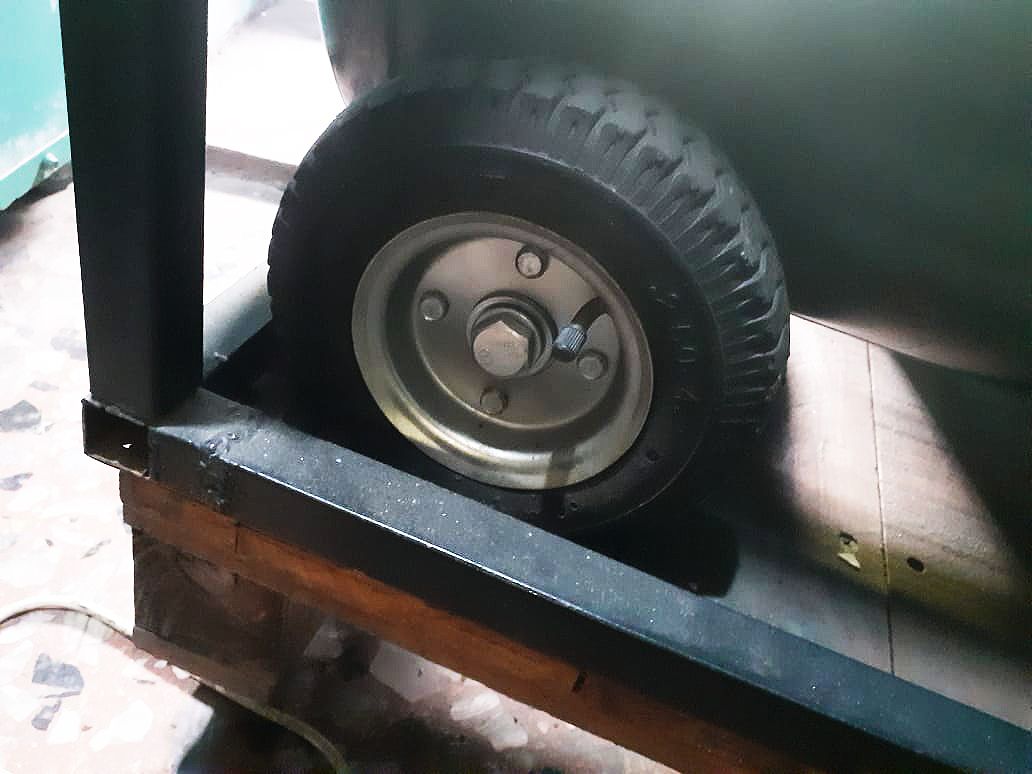 compresor LOWEN, 100 lts. 3hp, a correa , impecable estado./