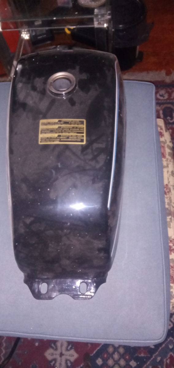 Tanque de nafta SUZUKI AX100 SIN USO