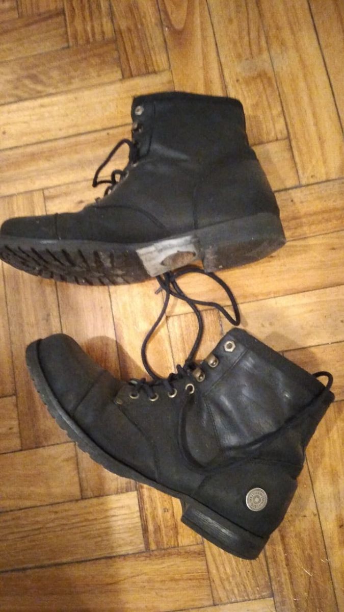 BORCEGUÍES LEVI´S NEGROS UNISEX (TALLE/NÚMERO: UK 8.5 | EU 42.5)