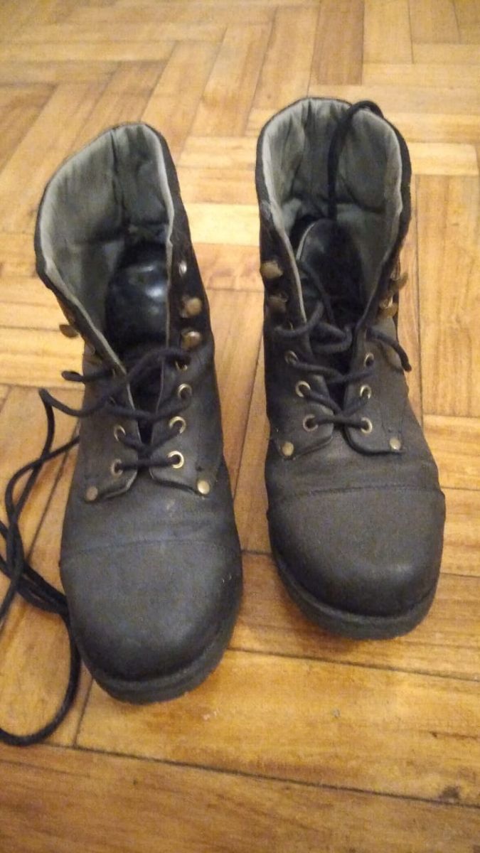 BORCEGUÍES LEVI´S NEGROS UNISEX (TALLE/NÚMERO: UK 8.5 | EU 42.5)