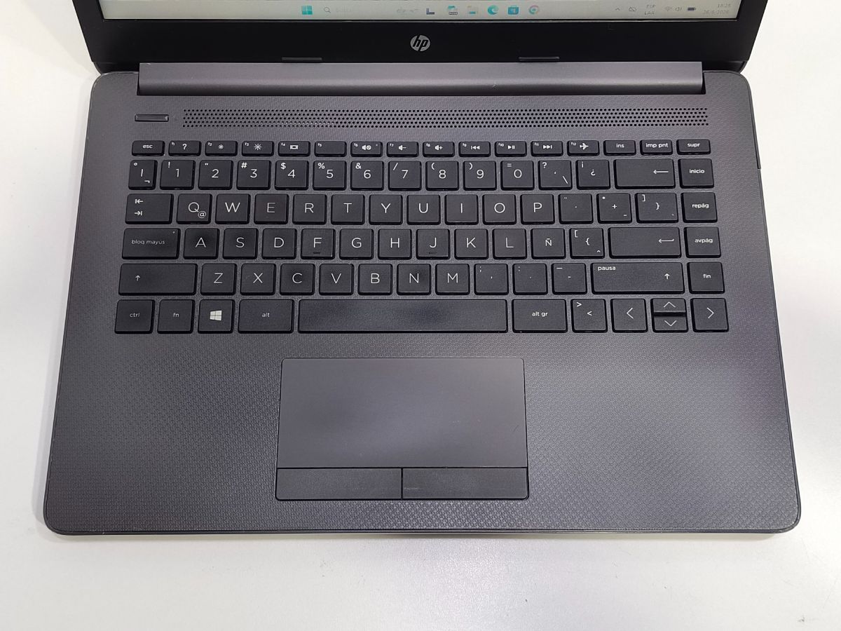 Notebook Hp 240 G7 Core I5-1035g1 8gb Ram 240gb Ssd 14 pulg + GARANTIA