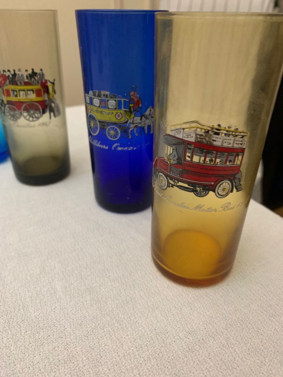 JUEGO DE 6 VASOS DE VIDRIO DE COLORES