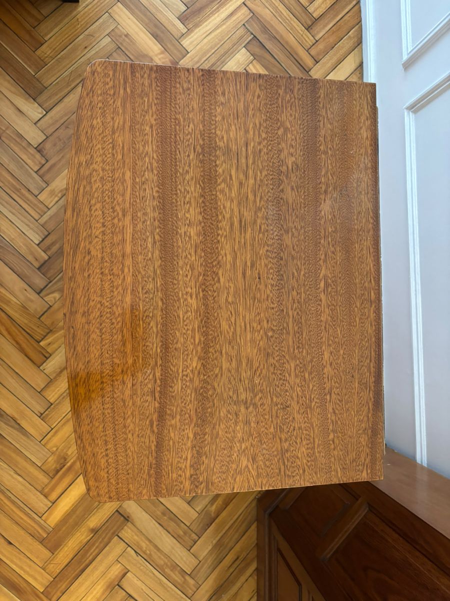 MUEBLE PARA TV CON RUEDITAS