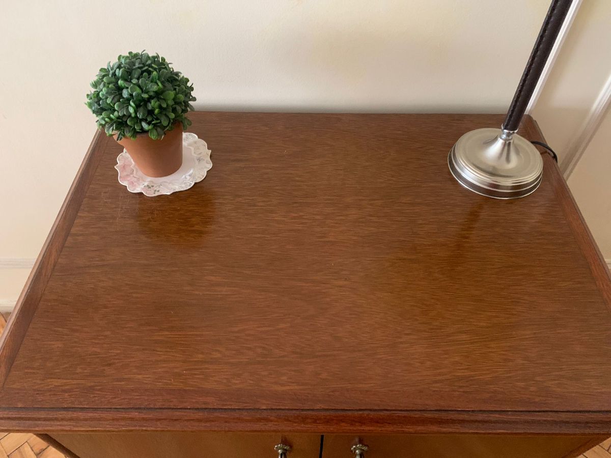 MUEBLE VAJILLERO DE ROBLE