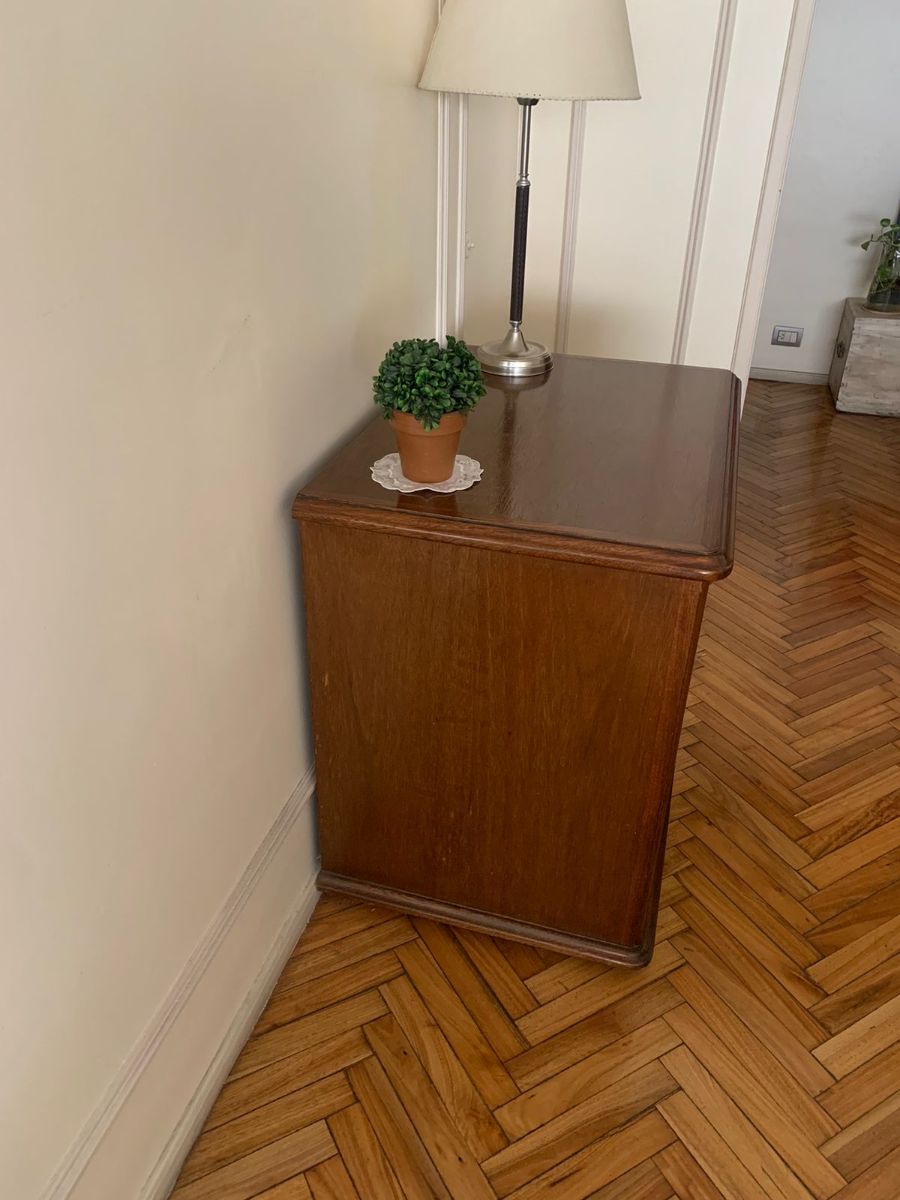 MUEBLE VAJILLERO DE ROBLE