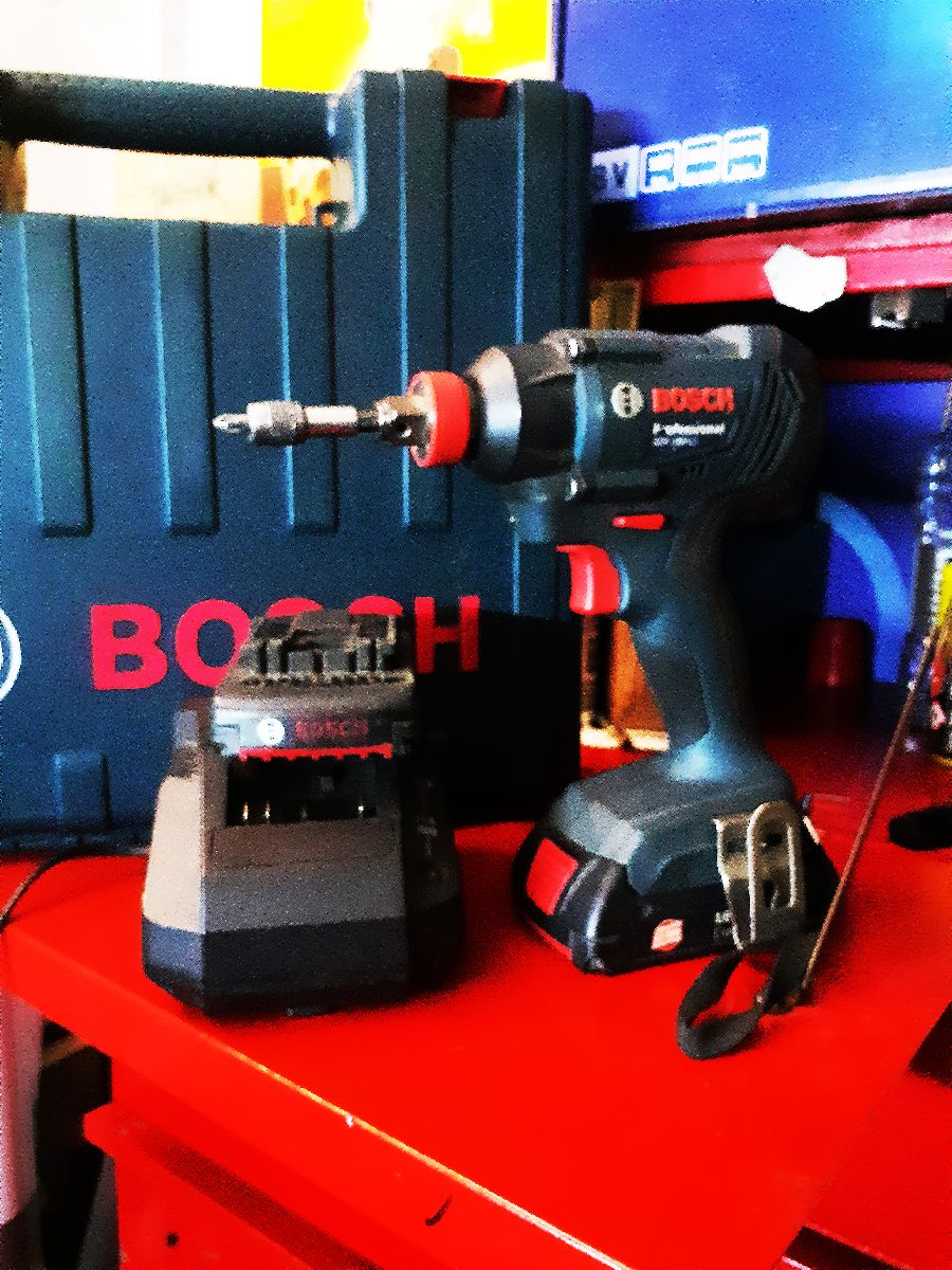 taladro de IMPACTO BOSCH GDX 180 LI- CON CAJA-CARGADOR -2 baterias