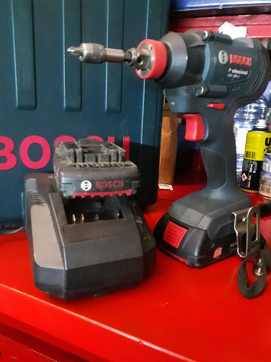 taladro de IMPACTO BOSCH GDX 180 LI- CON CAJA-CARGADOR -2 baterias